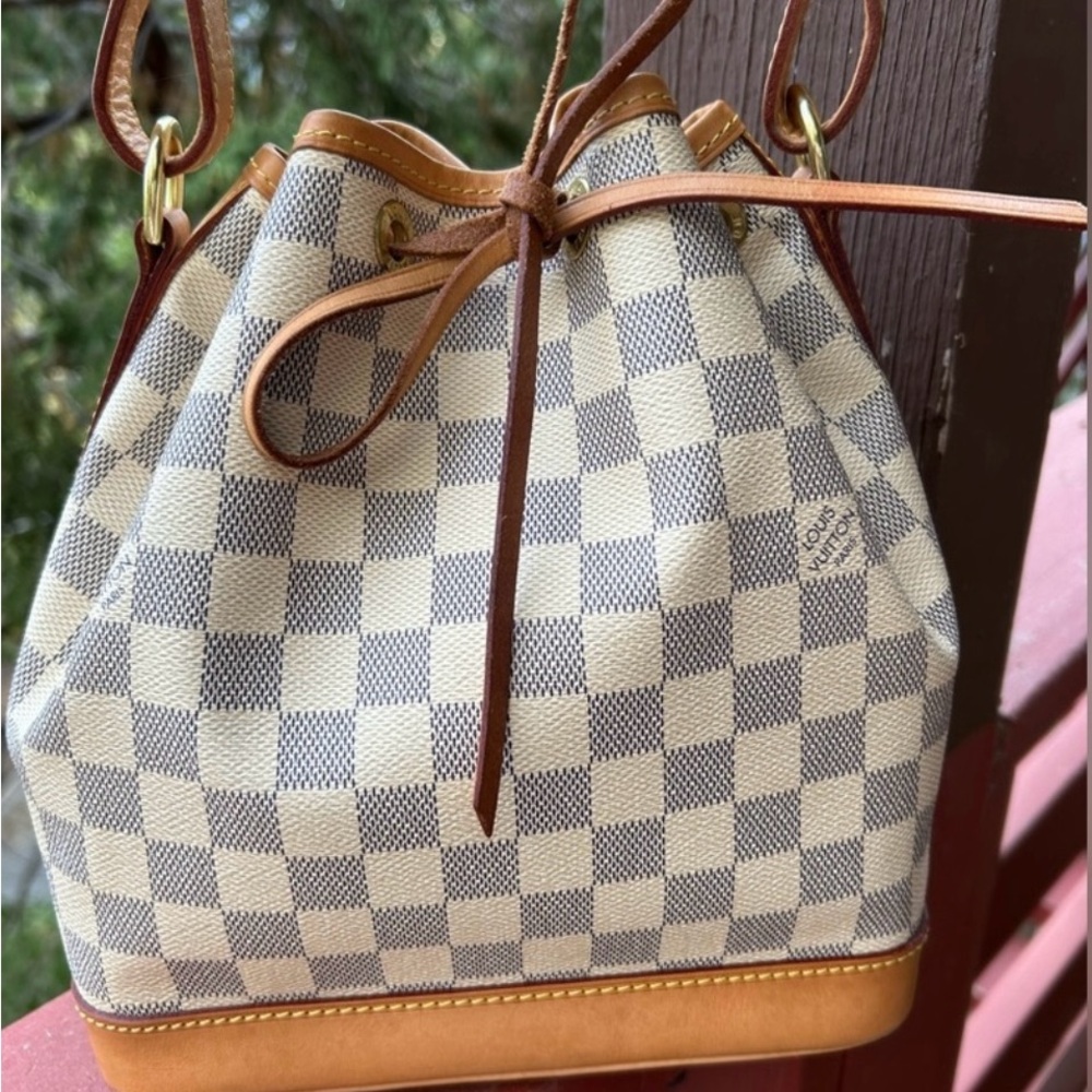 LV bucket bag - Picture 7 of 8